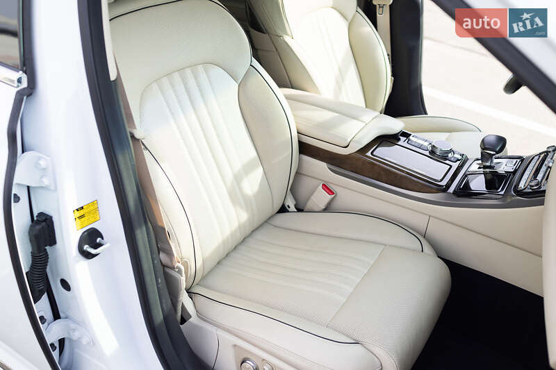 Седан Genesis G90 2018 в Киеве