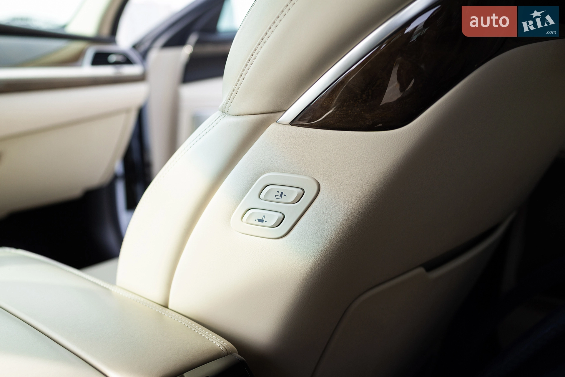 2018 Genesis G90 - мініатюра 34