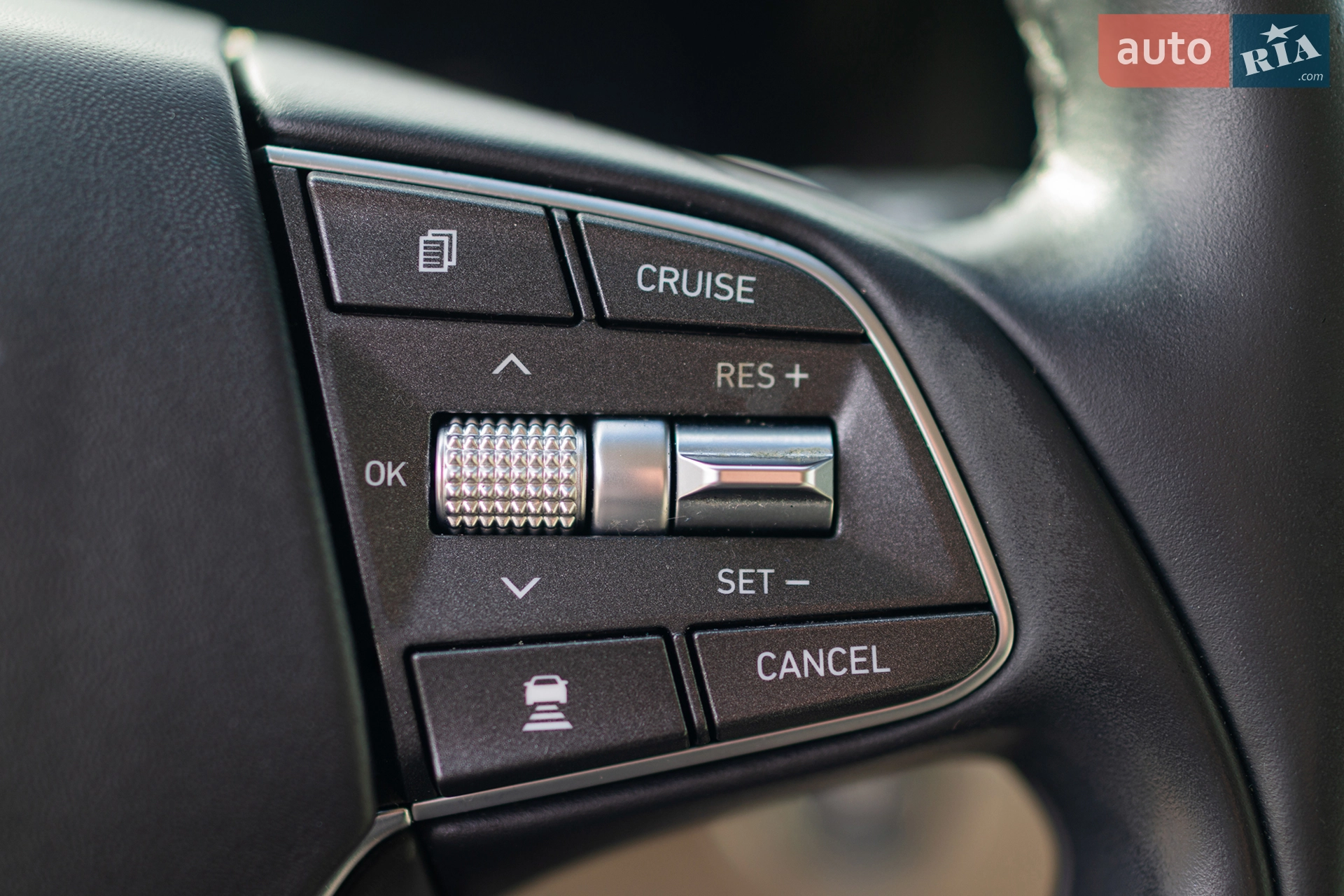 2018 Genesis G90 - мініатюра 46