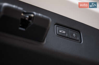Внедорожник / Кроссовер Genesis GV60 2022 в 