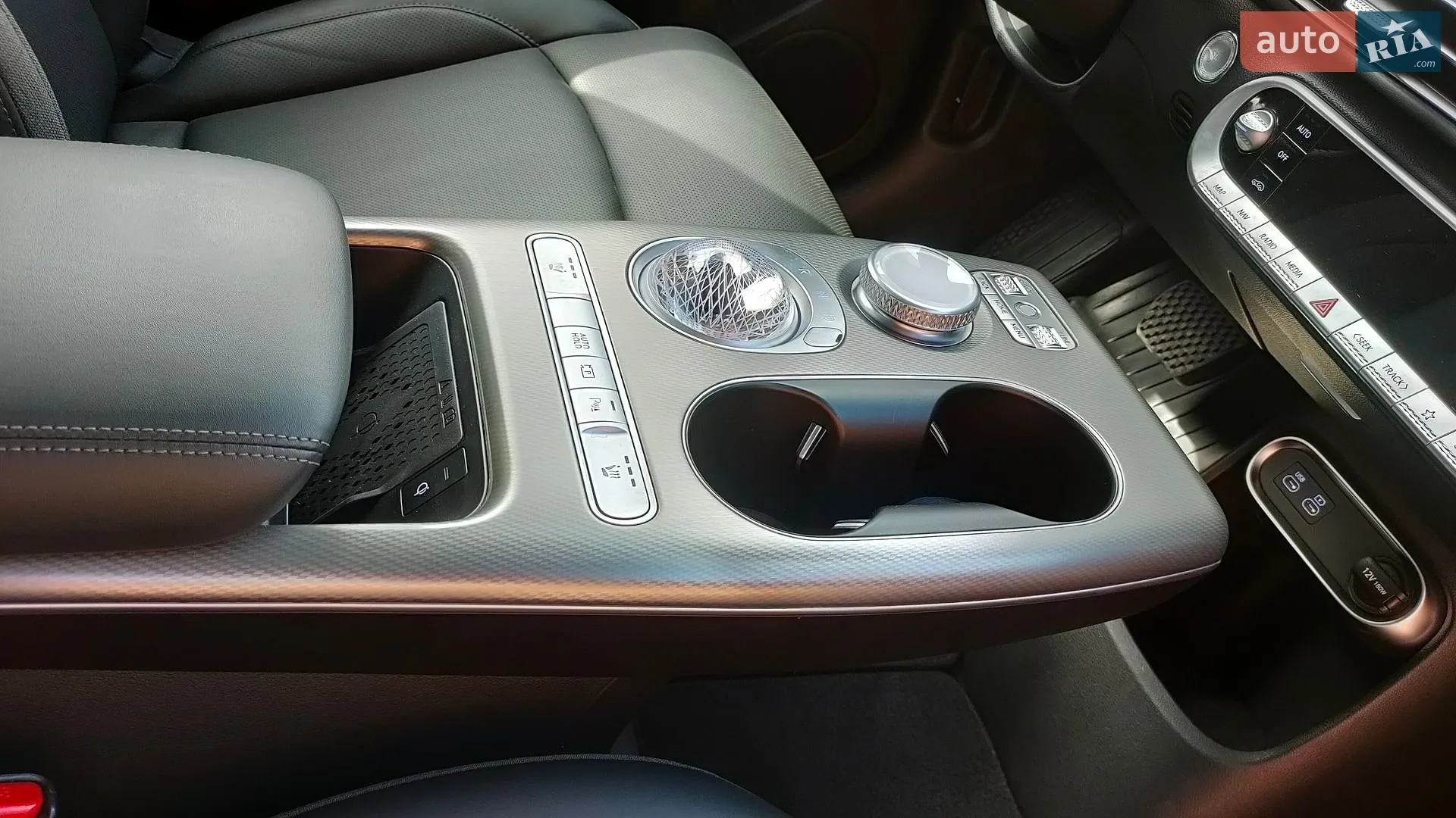 2024 Genesis GV60 - мініатюра 19