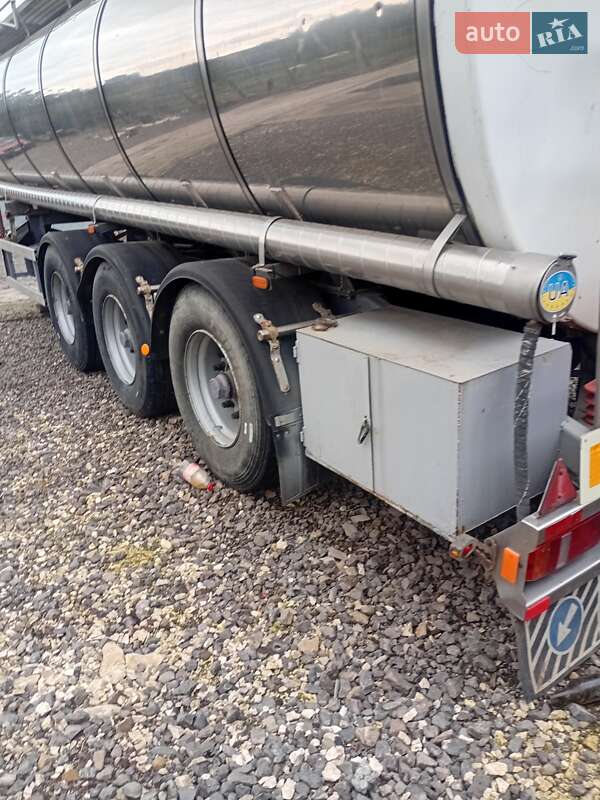 Цистерна напівпричіп Geusens GSA24 1994 в Тернополі фото 4 Цистерна напівпричіп Geusens GSA24 1994 в Тернополі
