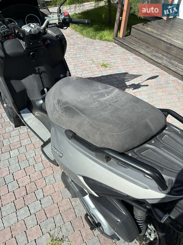 Максі-скутер Gilera Fuoco 2008 в Києві фото 12 Максі-скутер Gilera Fuoco 2008 в Києві