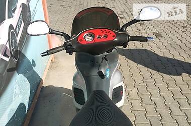 Максі-скутер Gilera H@k 2000 в Чернівцях