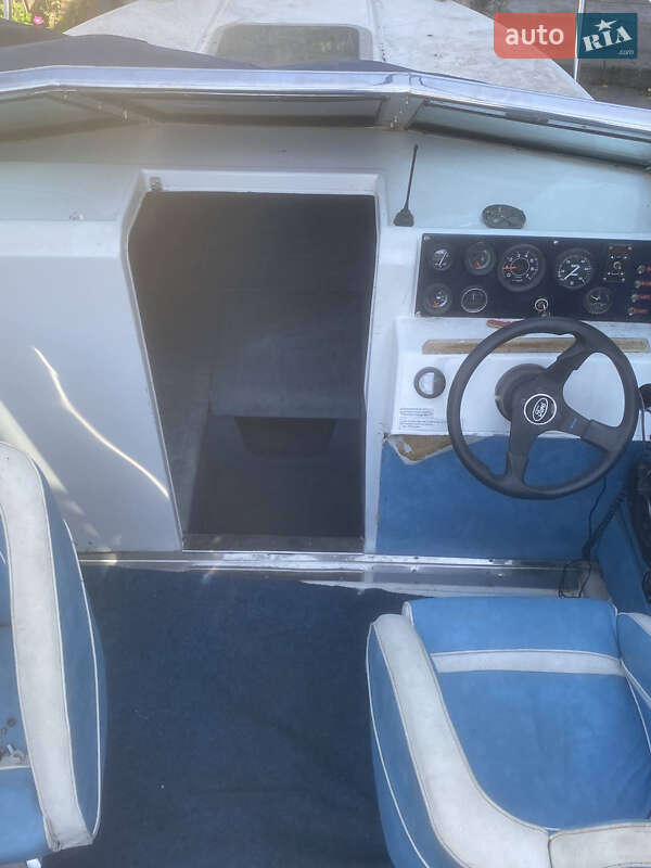 Катер Glastron Glastron 1990 в Днепре
