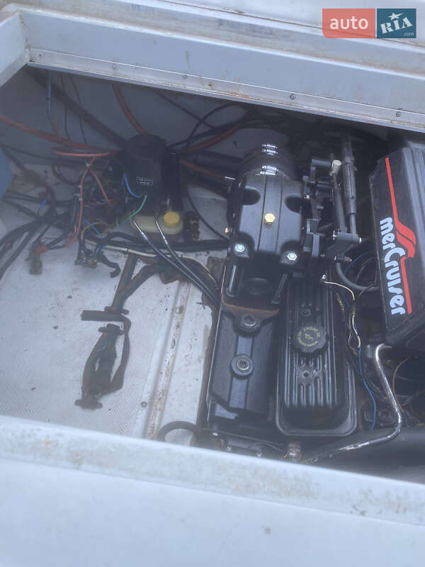 Катер Glastron Glastron 1990 в Днепре
