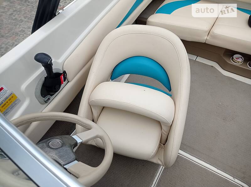 Моторна яхта Glastron Glastron 2003 в Василькові