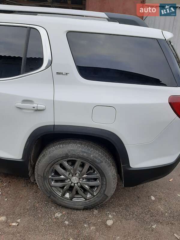 Внедорожник / Кроссовер GMC Acadia 2017 в Житомире