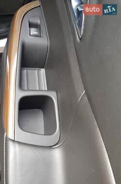 Внедорожник / Кроссовер GMC Acadia 2017 в 