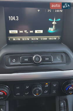 Внедорожник / Кроссовер GMC Acadia 2017 в Львове