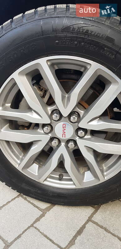 Внедорожник / Кроссовер GMC Acadia 2017 в Львове