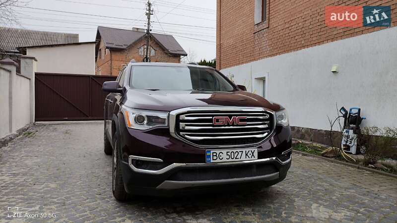 Внедорожник / Кроссовер GMC Acadia 2017 в Львове