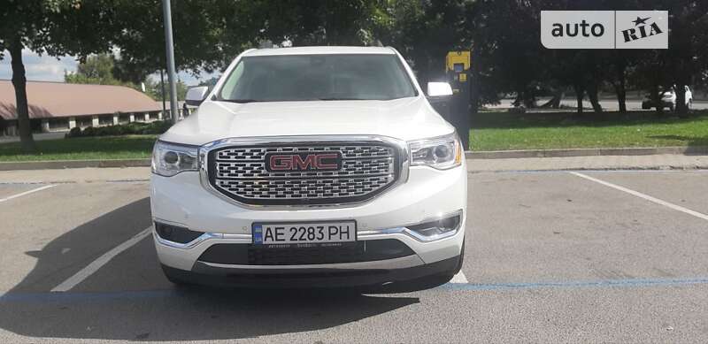 Внедорожник / Кроссовер GMC Acadia 2016 в Днепре