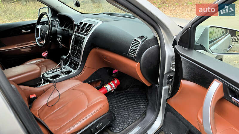 Позашляховик / Кросовер GMC Acadia 2008 в Києві