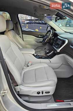 Позашляховик / Кросовер GMC Acadia 2018 в 