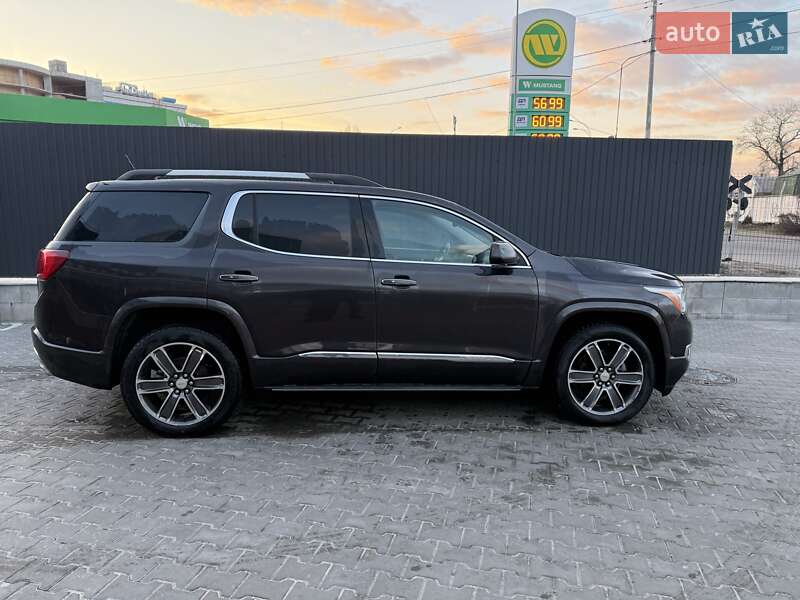 Позашляховик / Кросовер GMC Acadia 2017 в Києві