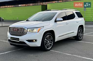 Внедорожник / Кроссовер GMC Acadia 2016 в 