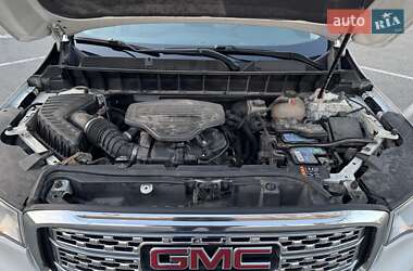 Внедорожник / Кроссовер GMC Acadia 2016 в 