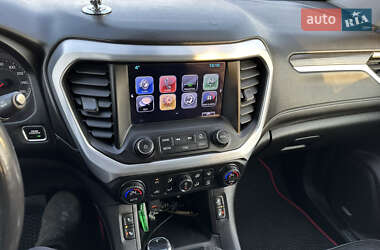 Внедорожник / Кроссовер GMC Acadia 2018 в 