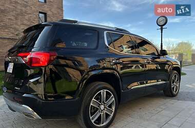 Позашляховик / Кросовер GMC Acadia 2016 в 