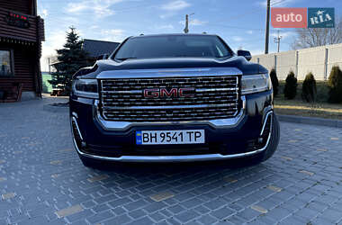 Внедорожник / Кроссовер GMC Acadia 2020 в 