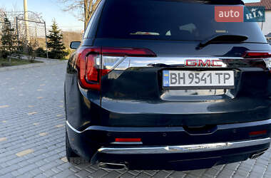 Внедорожник / Кроссовер GMC Acadia 2020 в 