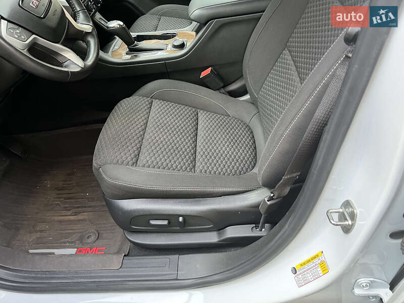 Внедорожник / Кроссовер GMC Acadia 2019 в Киеве