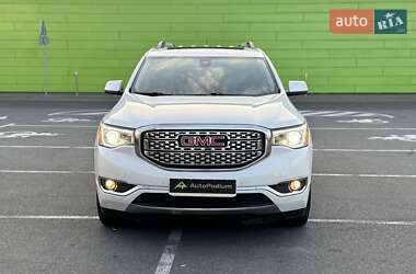 Внедорожник / Кроссовер GMC Acadia 2016 в 