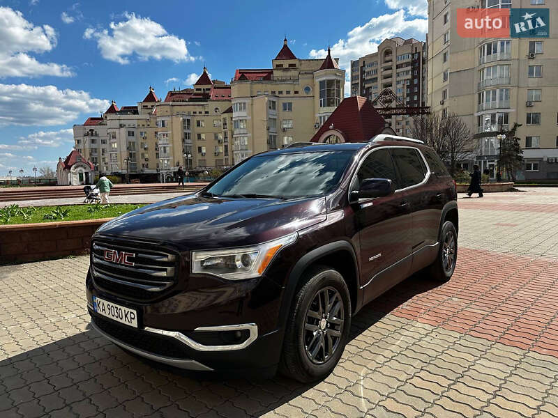 Внедорожник / Кроссовер GMC Acadia 2016 в Киеве
