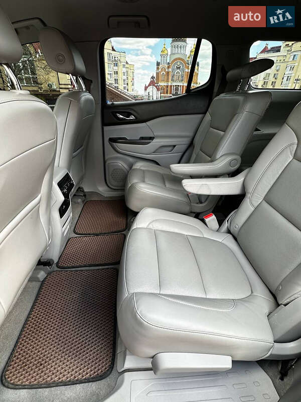 Внедорожник / Кроссовер GMC Acadia 2016 в Киеве