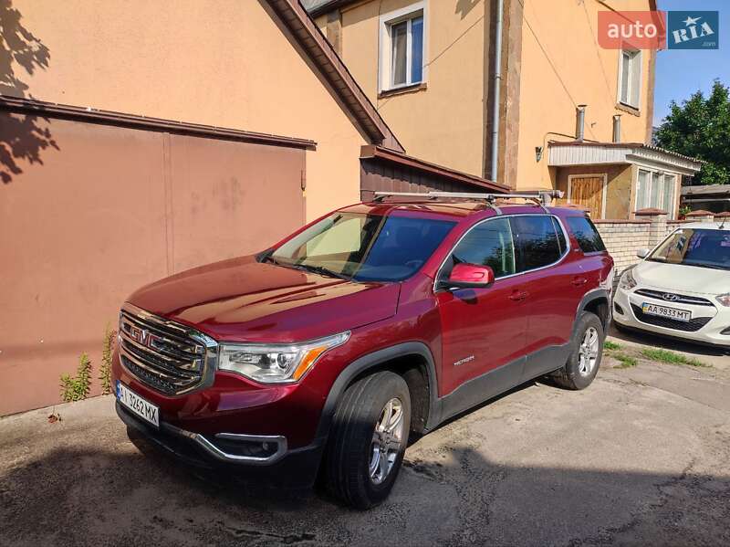Внедорожник / Кроссовер GMC Acadia 2017 в Киеве