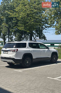 Внедорожник / Кроссовер GMC Acadia 2018 в 