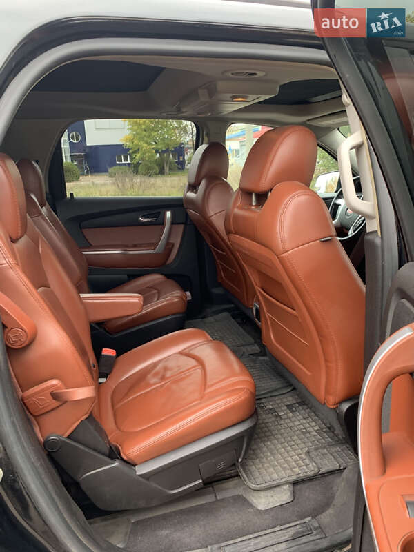 Внедорожник / Кроссовер GMC Acadia 2008 в Киеве