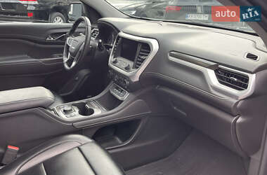 Внедорожник / Кроссовер GMC Acadia 2021 в 