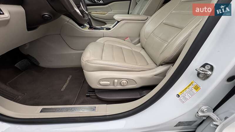 Внедорожник / Кроссовер GMC Acadia 2016 в Киеве фото 27 Внедорожник / Кроссовер GMC Acadia 2016 в Киеве