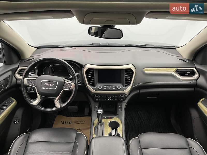 Внедорожник / Кроссовер GMC Acadia 2018 в Киеве