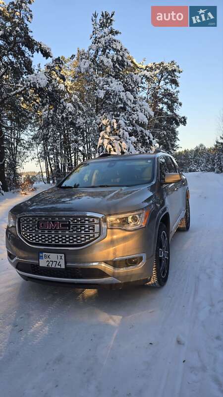 Внедорожник / Кроссовер GMC Acadia 2018 в Ровно