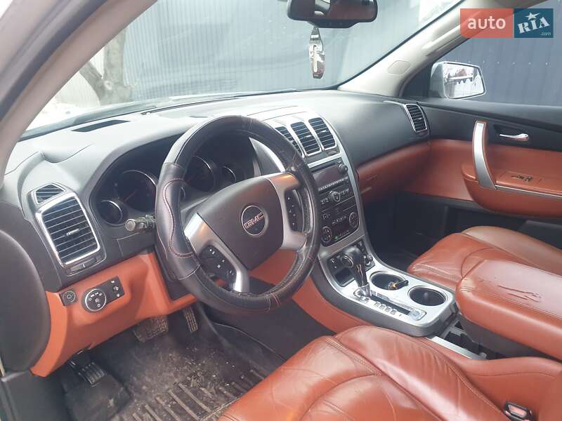 Внедорожник / Кроссовер GMC Acadia 2007 в Знаменке