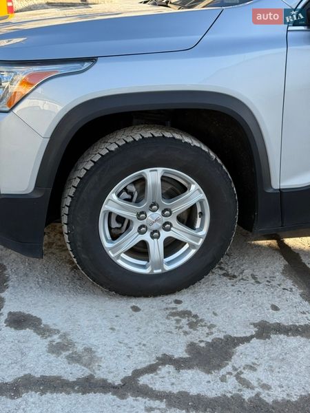 Внедорожник / Кроссовер GMC Acadia 2017 в Василькове