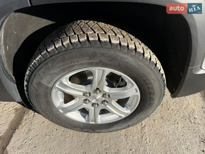 Внедорожник / Кроссовер GMC Acadia 2017 в Василькове