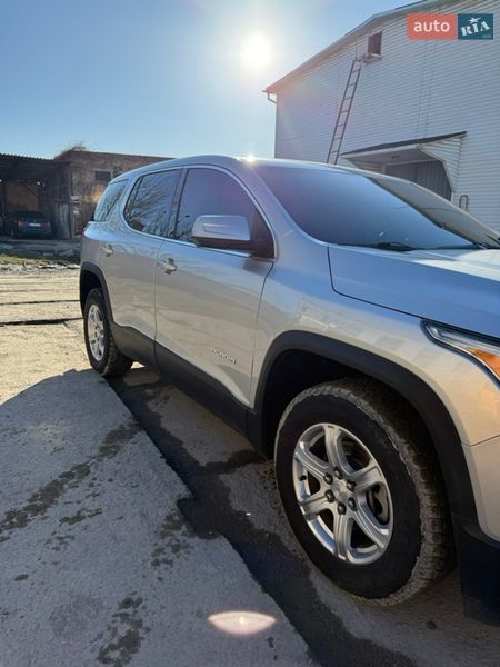 Внедорожник / Кроссовер GMC Acadia 2017 в Василькове