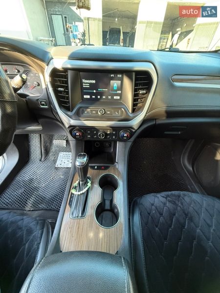 Внедорожник / Кроссовер GMC Acadia 2017 в Василькове