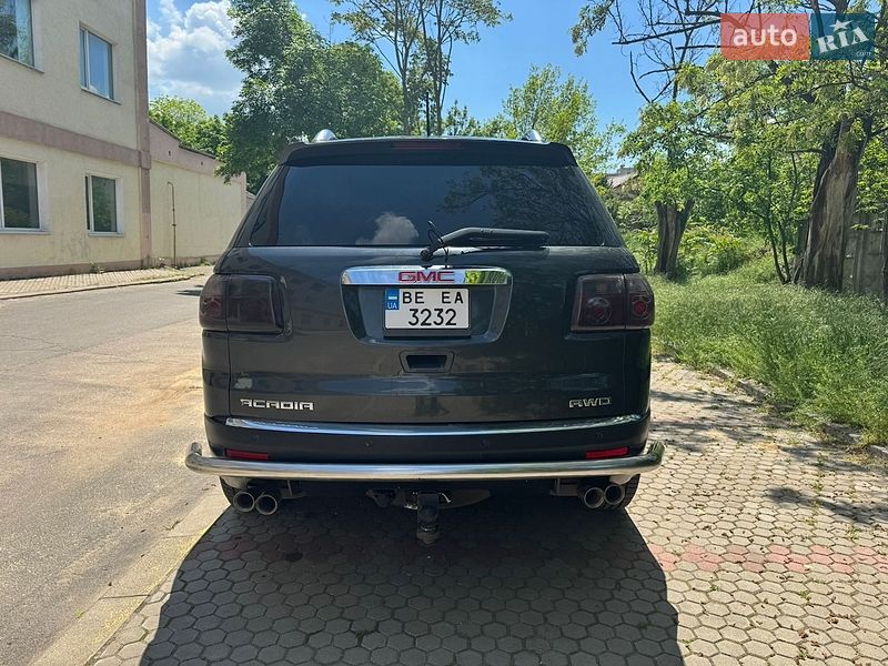 Внедорожник / Кроссовер GMC Acadia 2007 в Николаеве