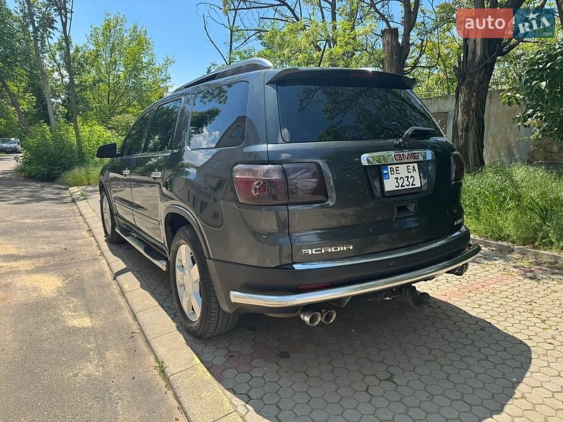 Внедорожник / Кроссовер GMC Acadia 2007 в Николаеве