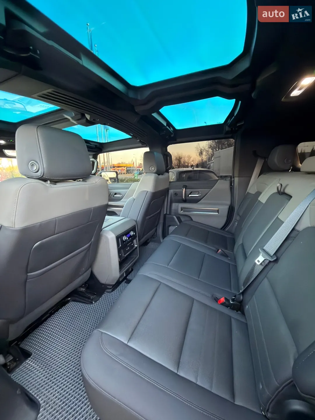 2023 GMC Hummer EV - мініатюра 9