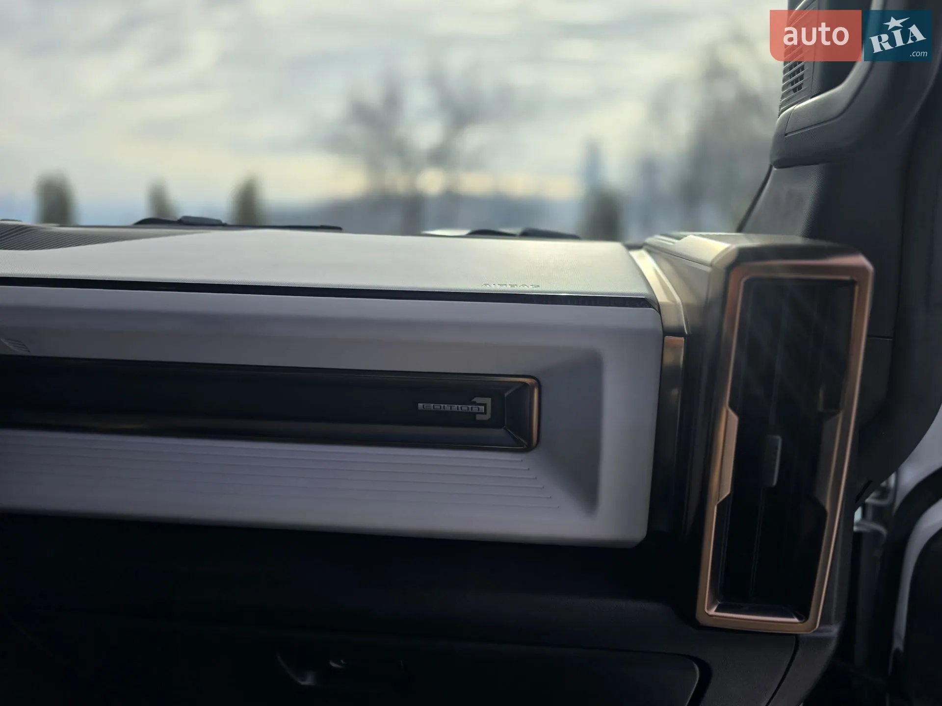 2023 GMC Hummer EV - мініатюра 23