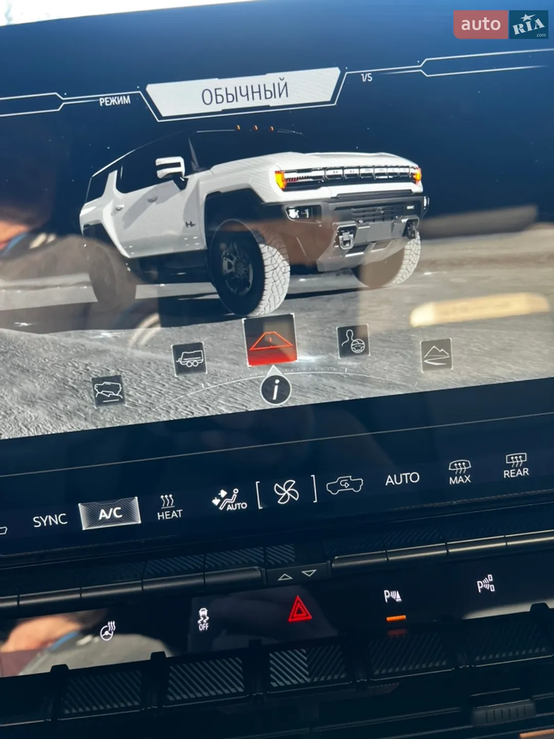 2024 GMC Hummer EV - мініатюра 16