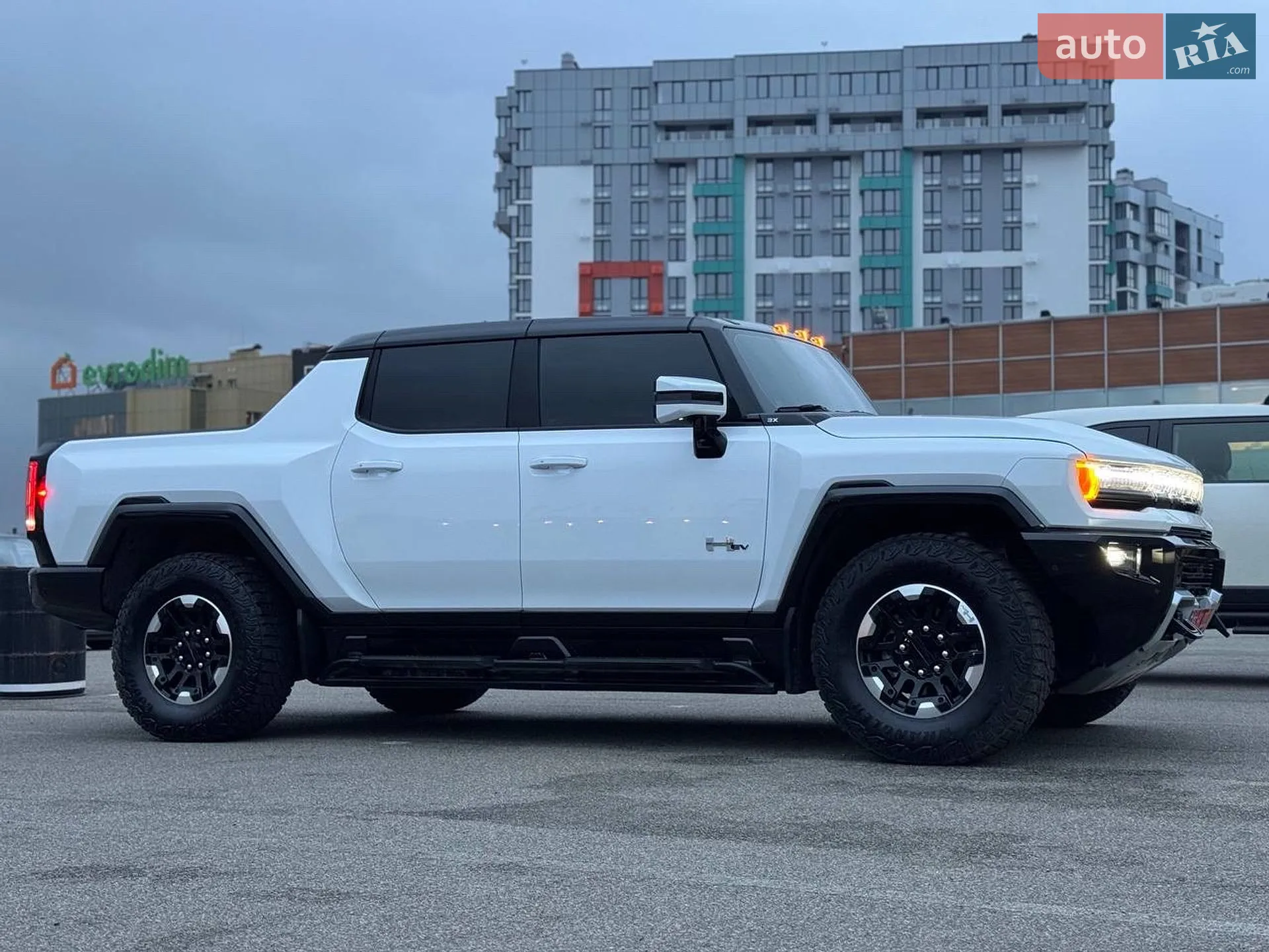 2024 GMC Hummer EV - мініатюра 57