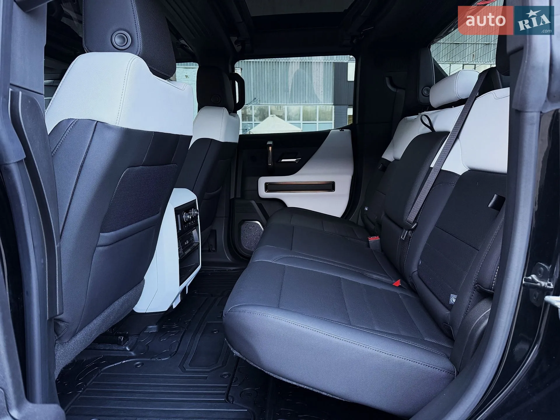 2024 GMC Hummer EV - мініатюра 32