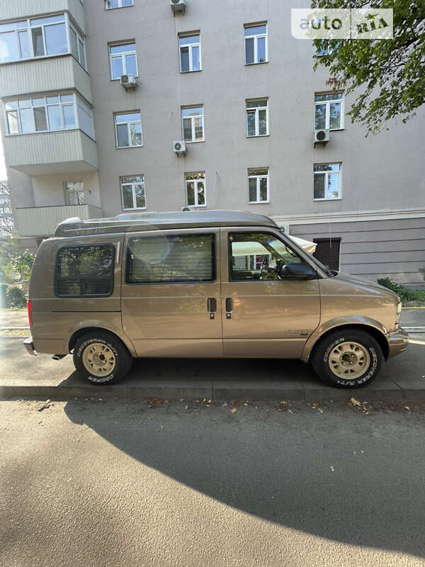 Минивэн GMC Safari 1995 в Киеве